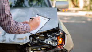 cómo presentar una reclamación por accidente de coche