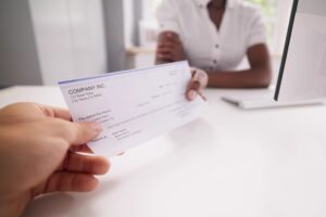 cuánto es la compensación de un accidente de carro