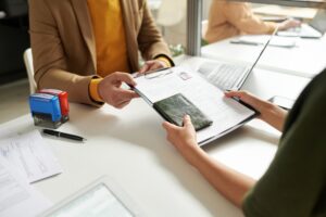 puedo arreglar papeles si tuve un accidente